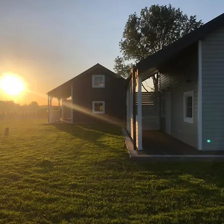 Domki Na Horyzoncie - Anna Budny * Trzebusz